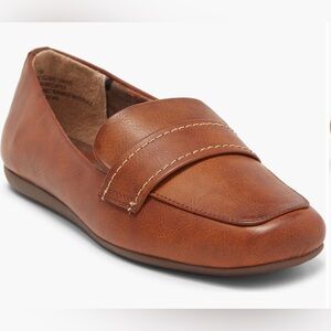 NEW IN BOX B.O.C Brown Leather Slip-On Loafers size 8.5